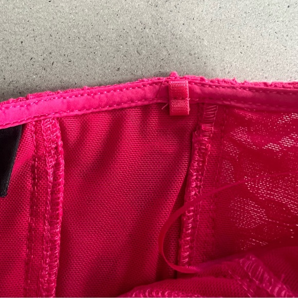 Bardot Oskar Lace Bodysuit in Hot Pink in XL - Picture 10 of 10